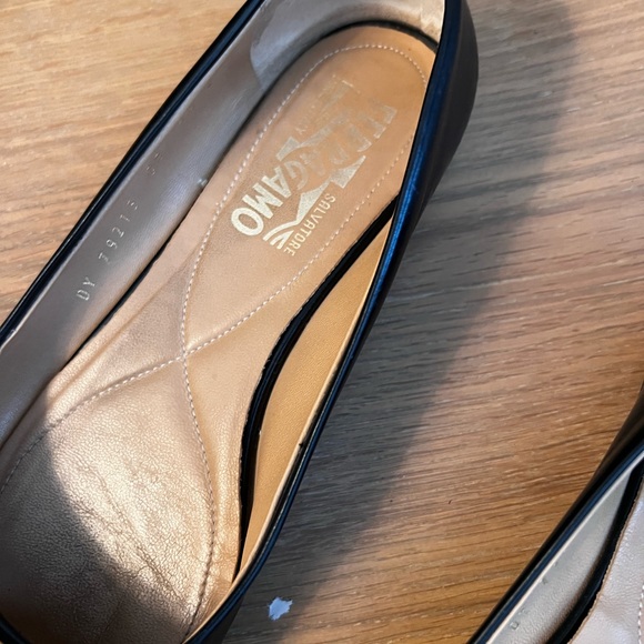 Salvatore Ferragamo leather flats 6.5 - Picture 2 of 5